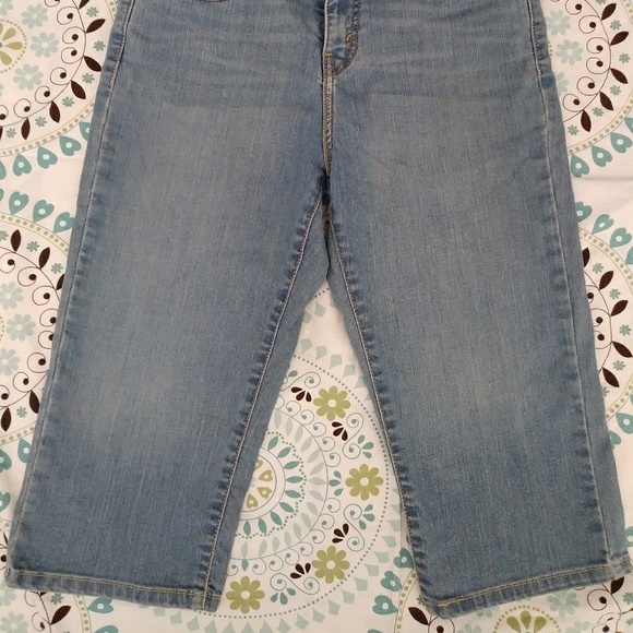515 Levi Strauss Capris for women. Levis San Francisco. Capri Denim for woman - Picture 3 of 5